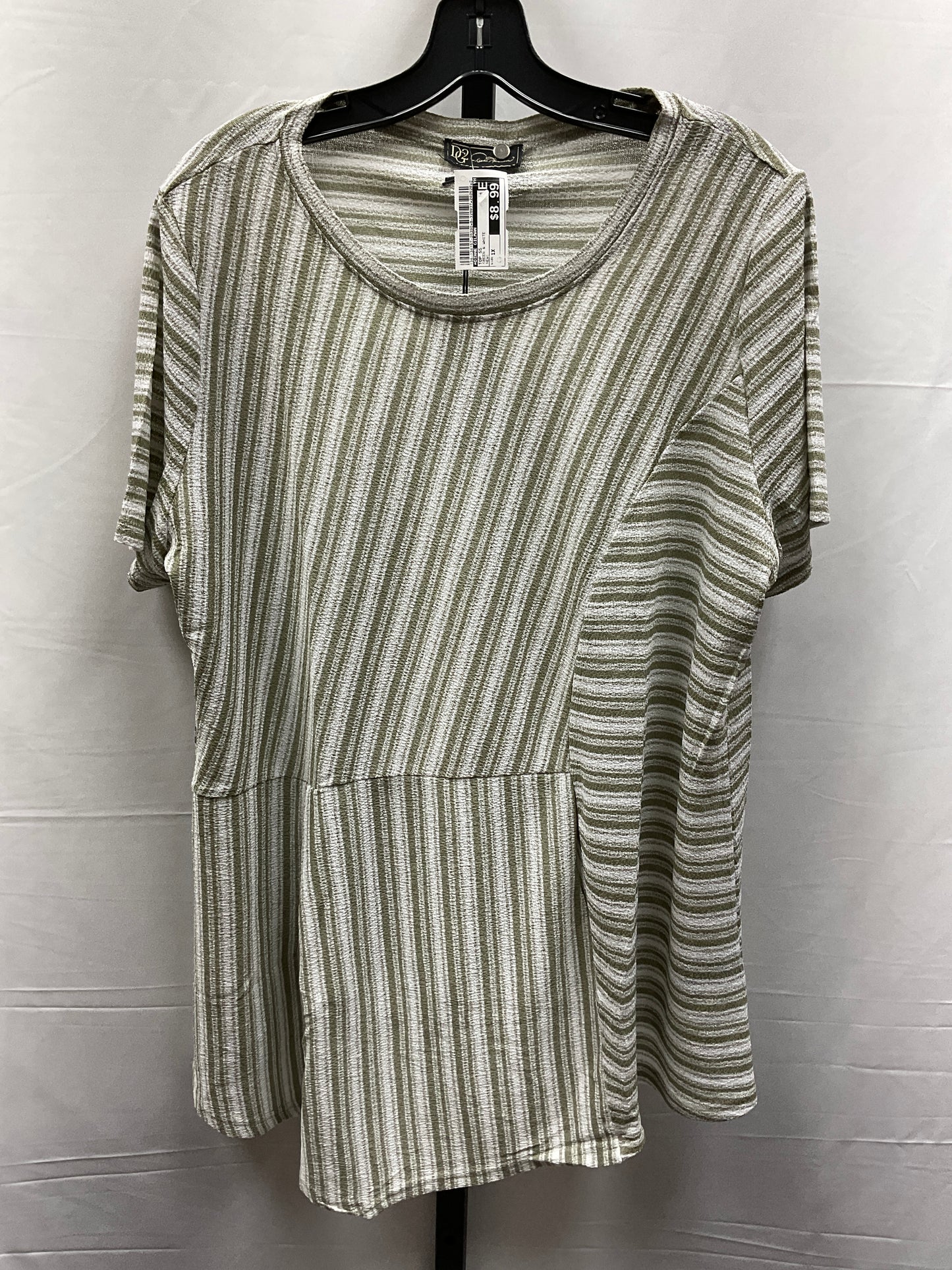 Top Short Sleeve By Diane Gilman In Green & White, Size: 1x