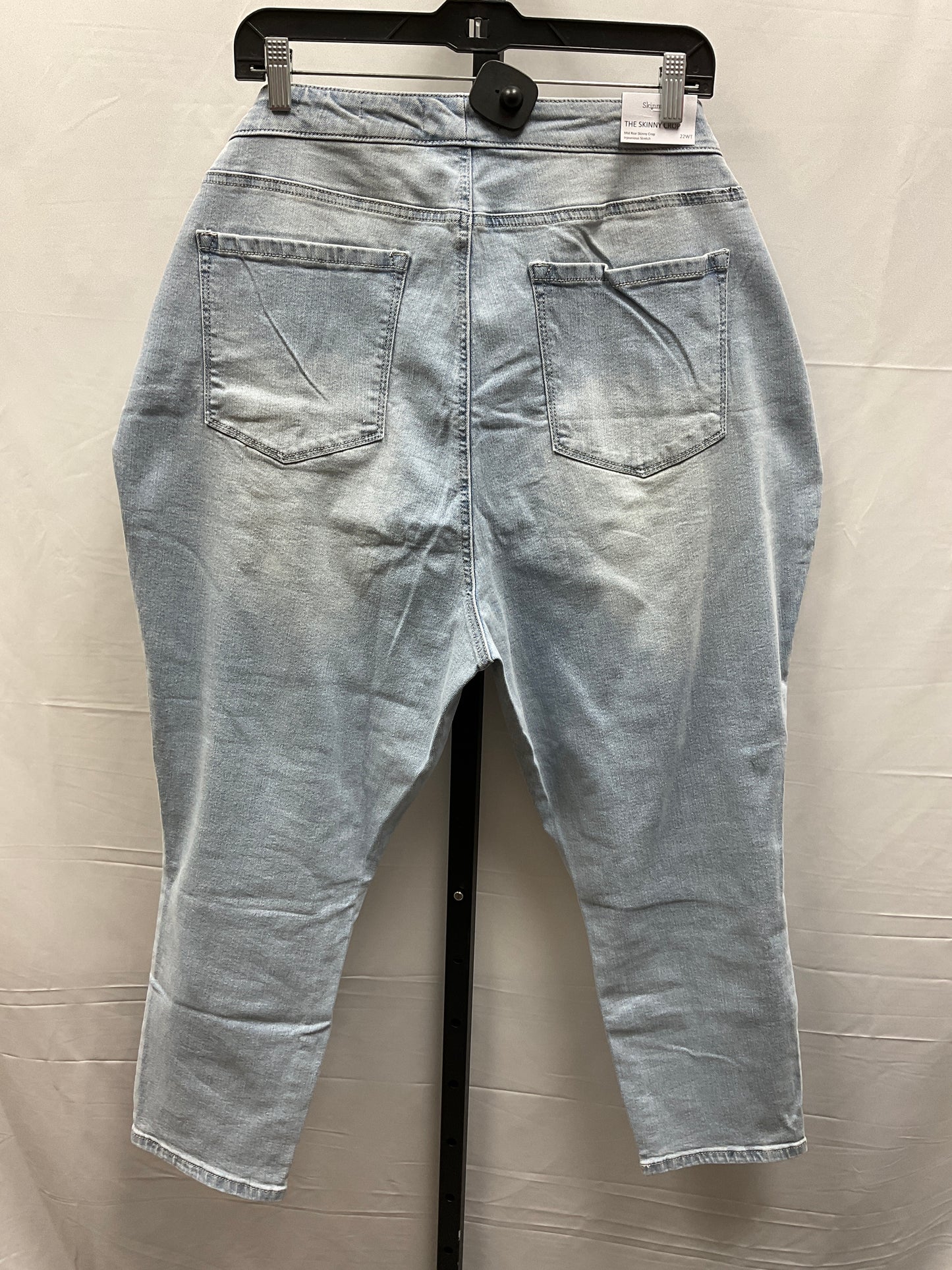 Jeans Cropped By Clothes Mentor In Blue Denim, Size: 22