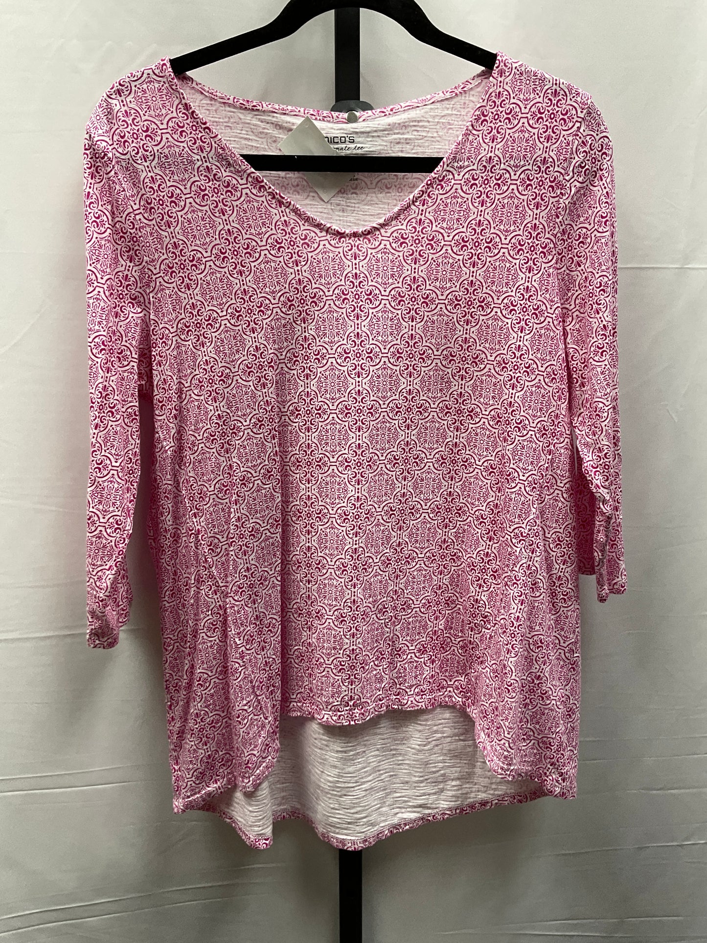 Top 3/4 Sleeve By Chicos In Pink & White, Size: M