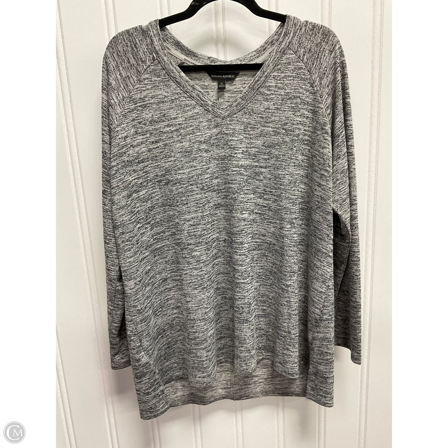 Top Long Sleeve By Banana Republic In Grey, Size: Xl