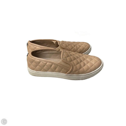 Shoes Flats By Steve Madden In Tan, Size: 6