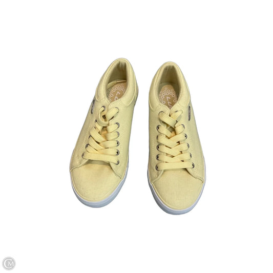 Shoes Athletic By Clothes Mentor In Yellow, Size: 6.5