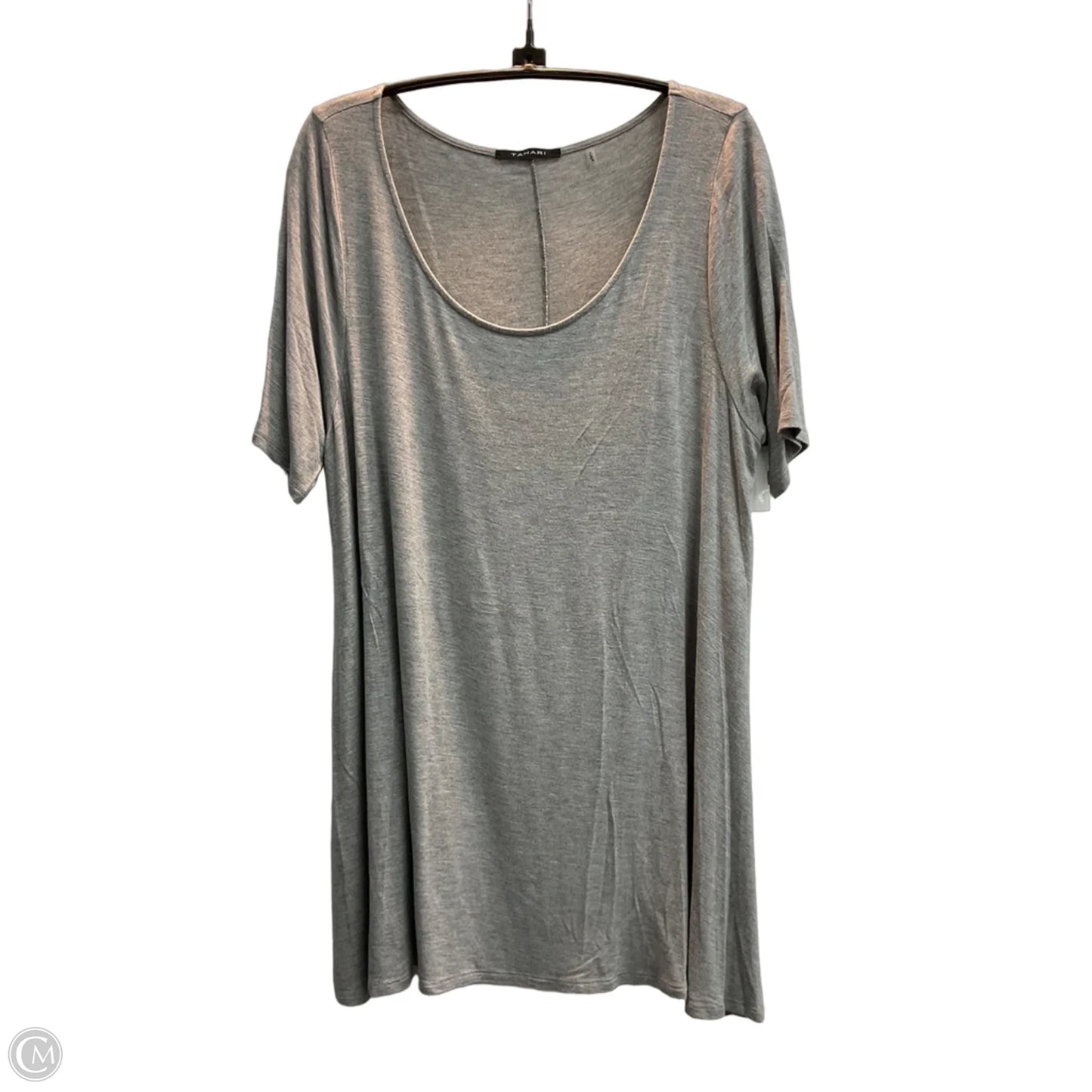 Top Short Sleeve Basic By Tahari In Grey, Size: M