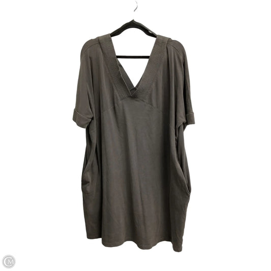 Top Short Sleeve By New In In Grey, Size: 2x