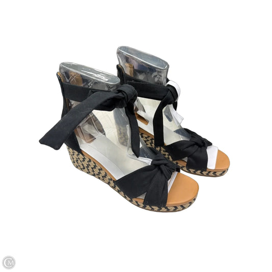 Shoes Designer By Ugg In Black & Cream, Size: 8.5