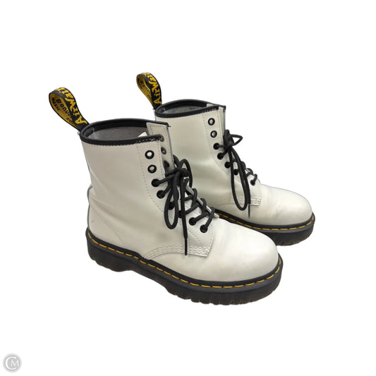 Boots Ankle Flats By D Martens In White, Size: 8