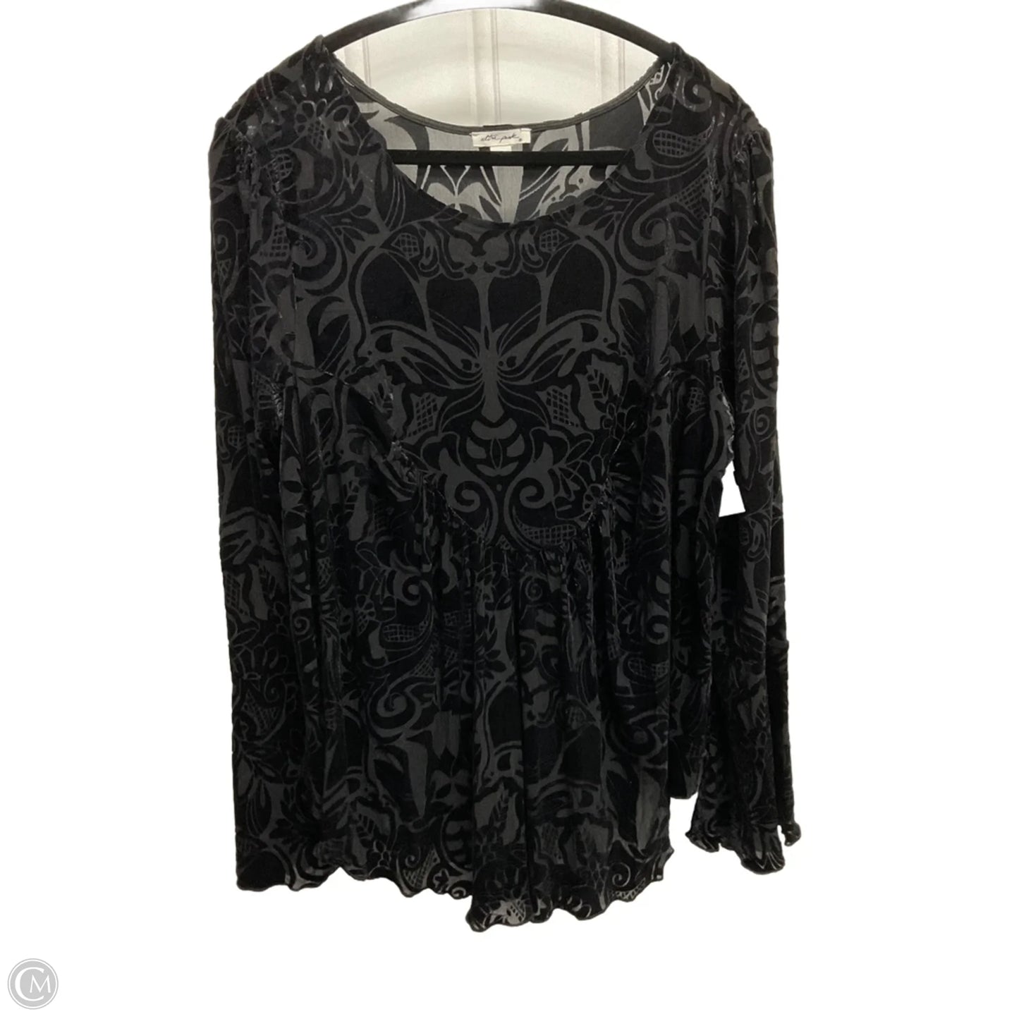 Top Long Sleeve By Ultra Pink In Black, Size: L