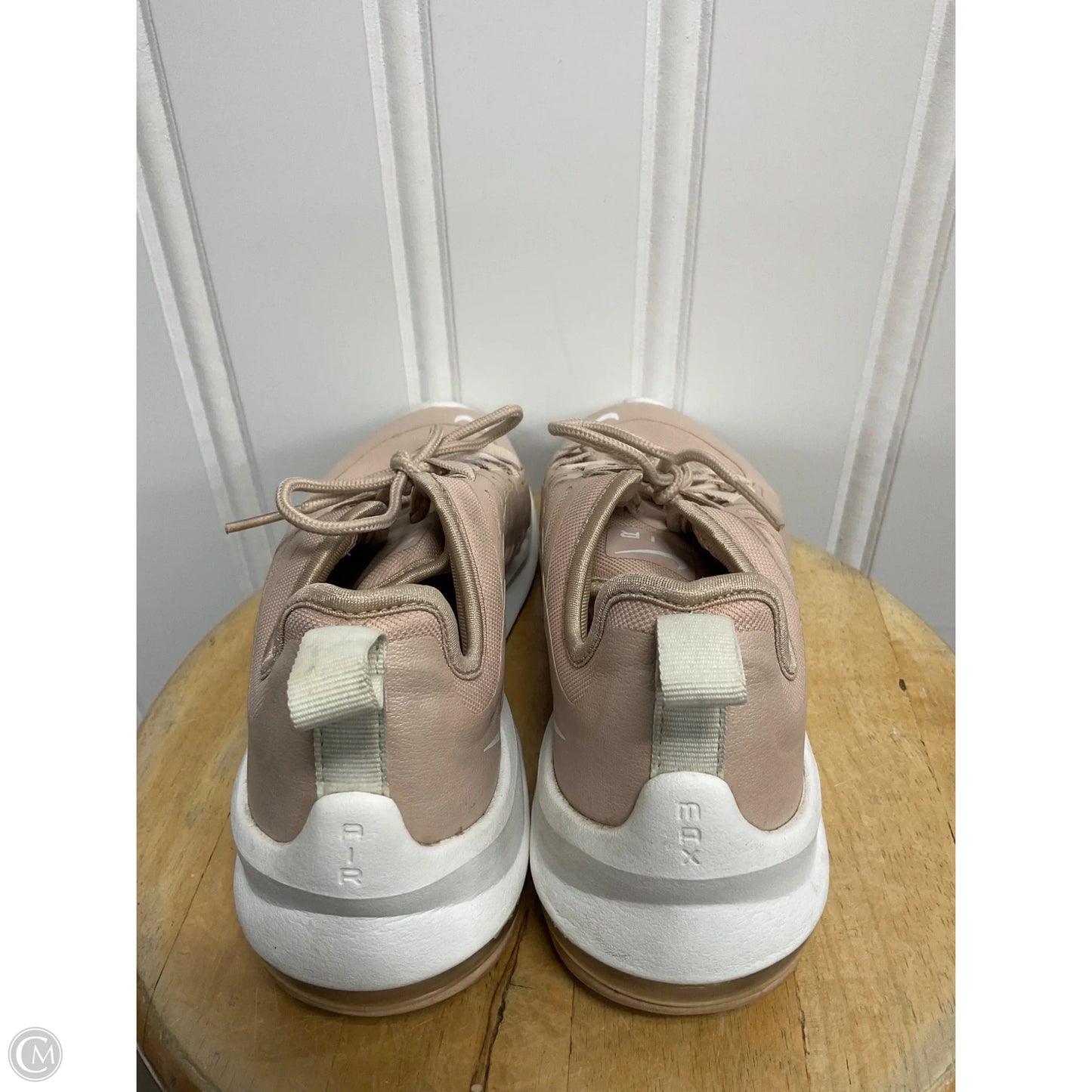 Shoes Athletic By Nike In Beige, Size: 6.5