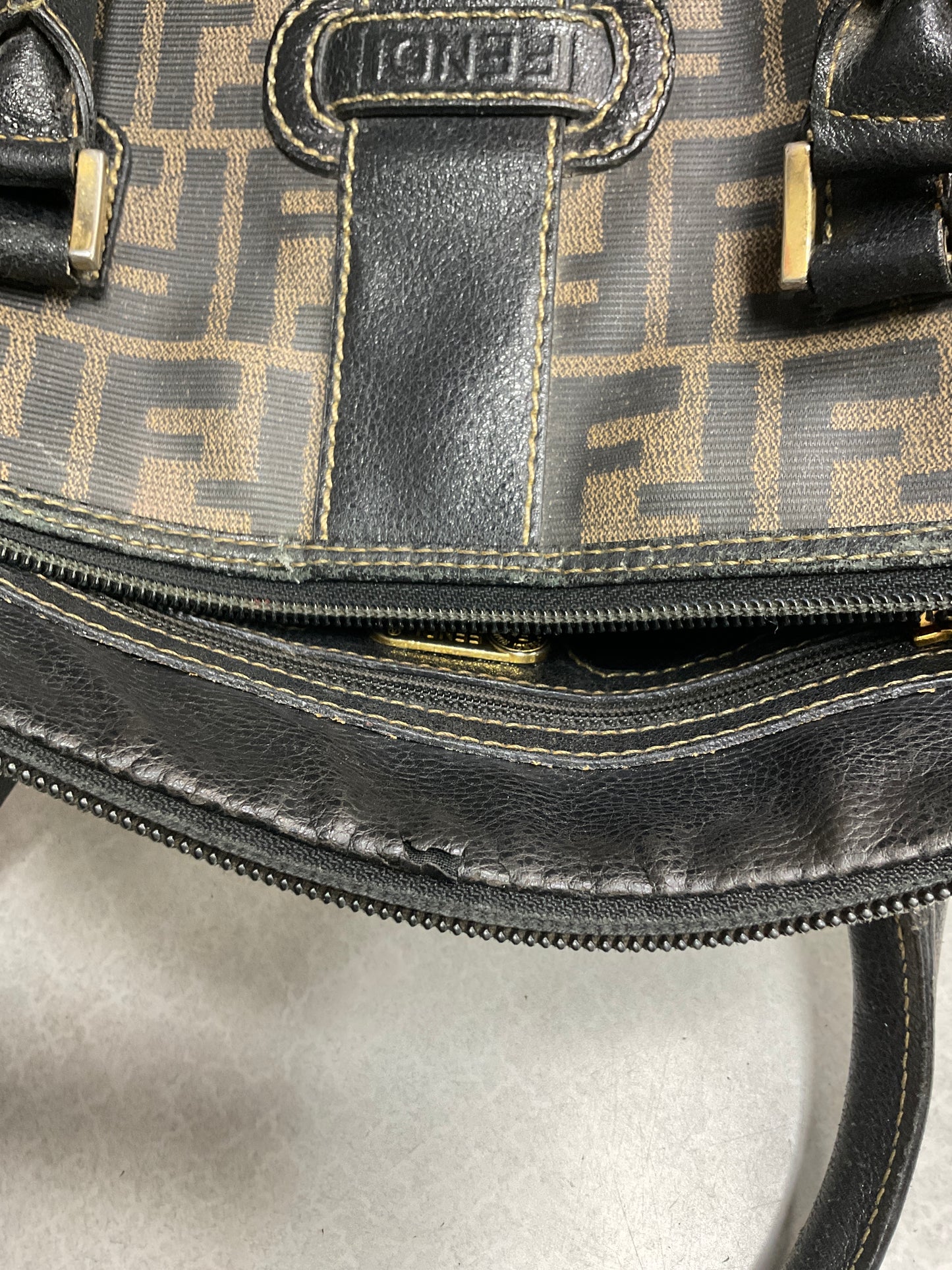 Handbag Luxury Designer By Fendi, Size: Medium