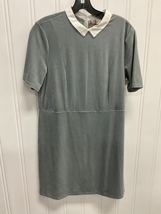 Dress Casual Short By Divided In Grey, Size:L