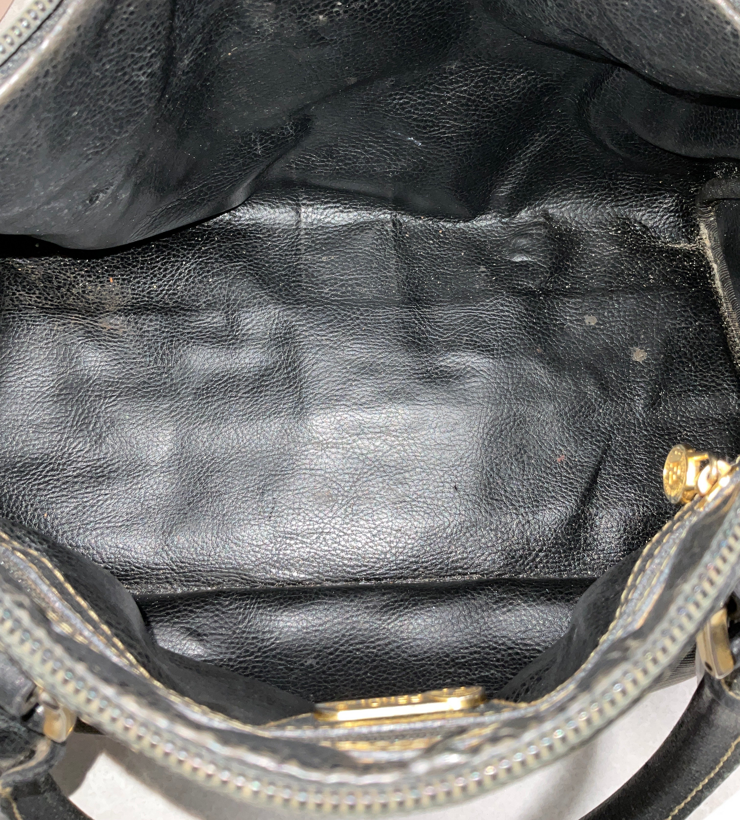 Handbag Luxury Designer By Fendi, Size: Medium