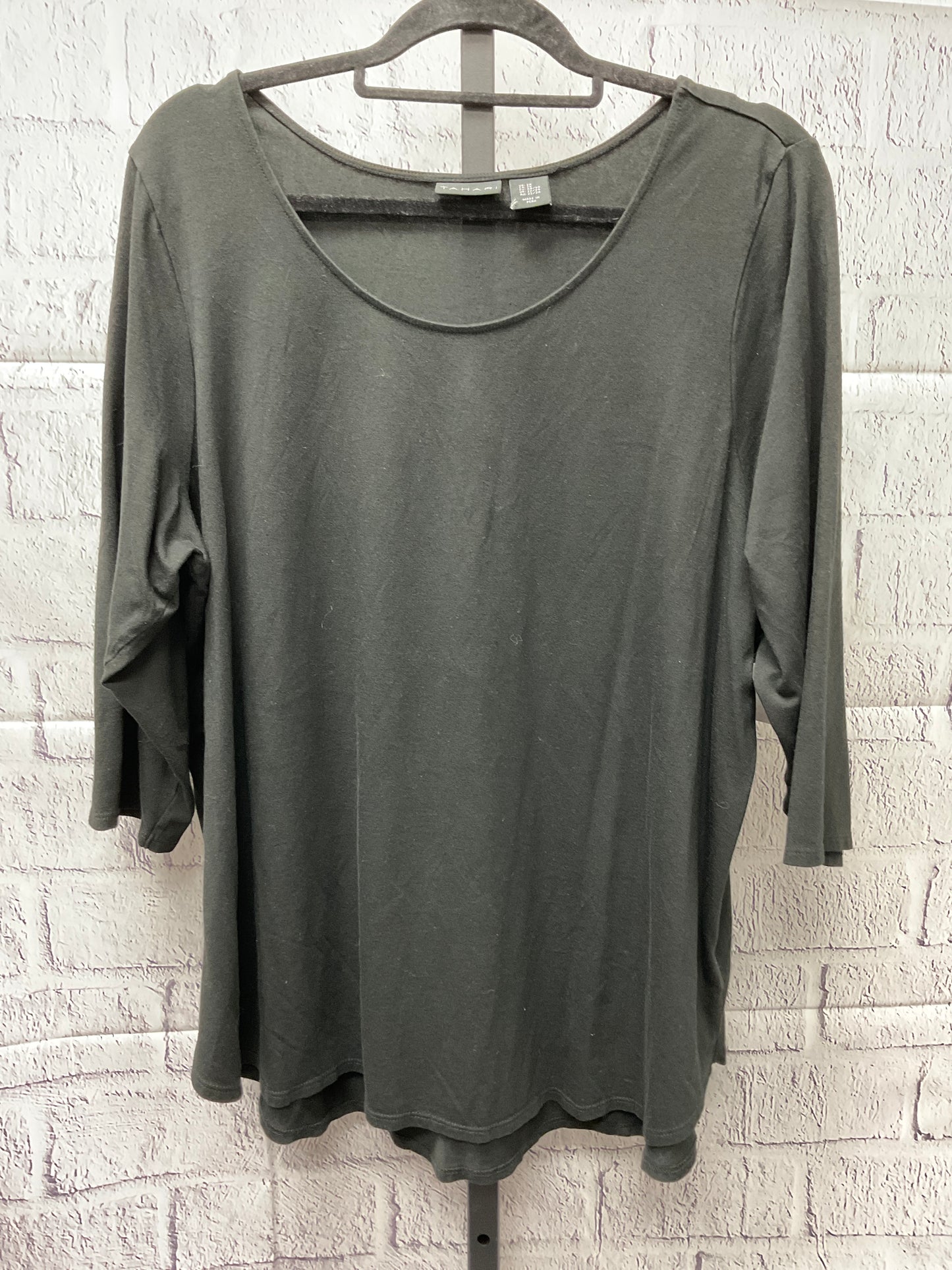 Top Long Sleeve Designer By Tahari  Size: 2x