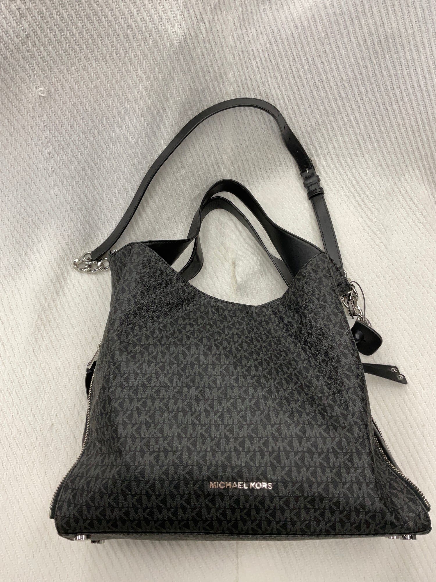 Clothes Mentor Arlington, TX - Louis Vuitton Trevi PM Damier Ebene, $1050.  Available Online! 🛍~~SHOP WITH US IN STORE OR ONLINE~~🖥~~LINK AND STORE  LOCATION 📍IN BIO☝🏼 #shoparlingtontx #resalerocks #shopres